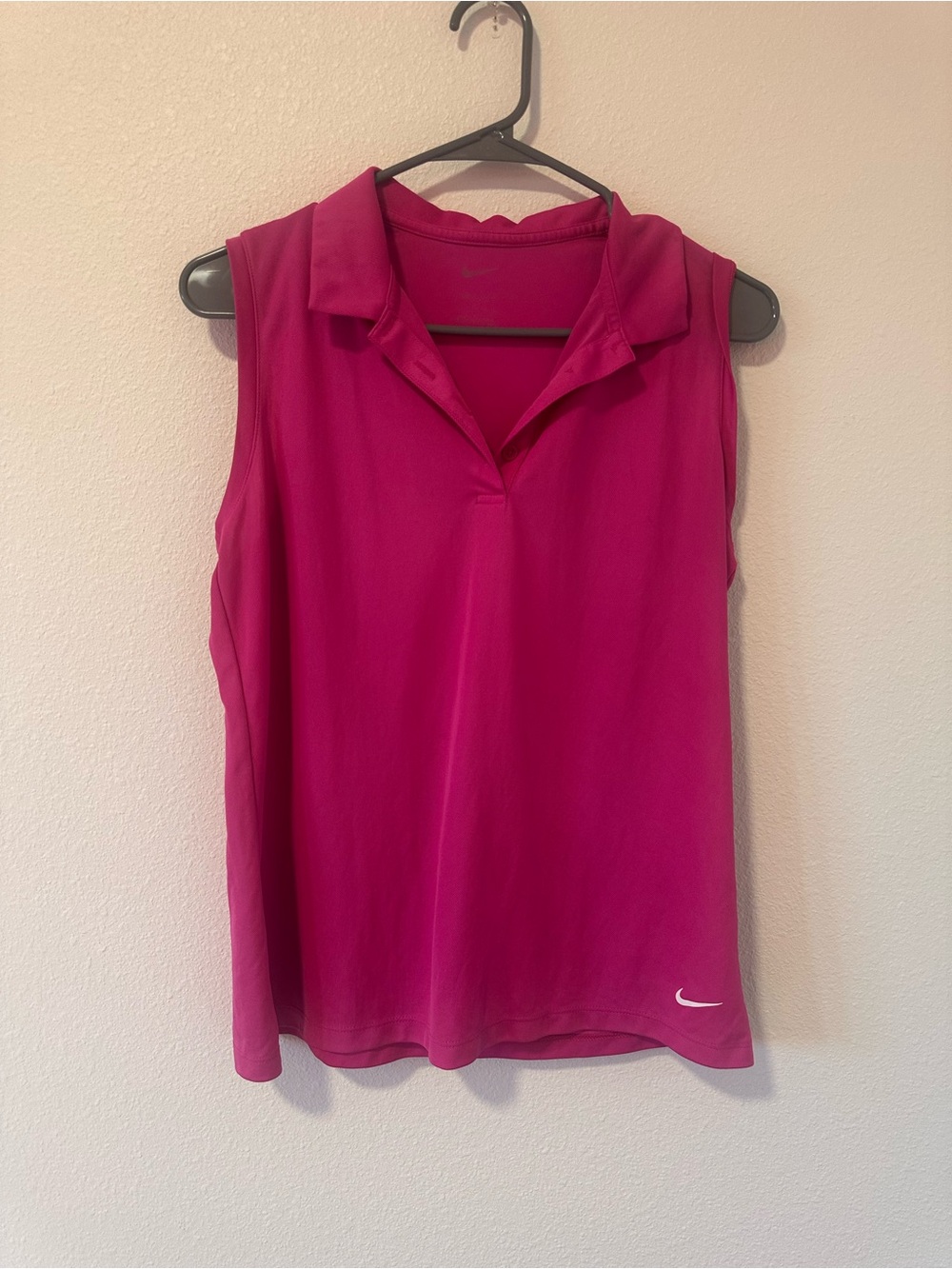 Nike Women’s Sleeveless Polo Athletic Golf Top Magenta Pink M